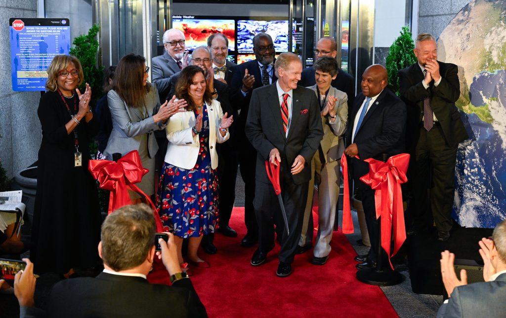 Bill Nelson cutting the ribbon for the Earth Information Center Opening, 2023